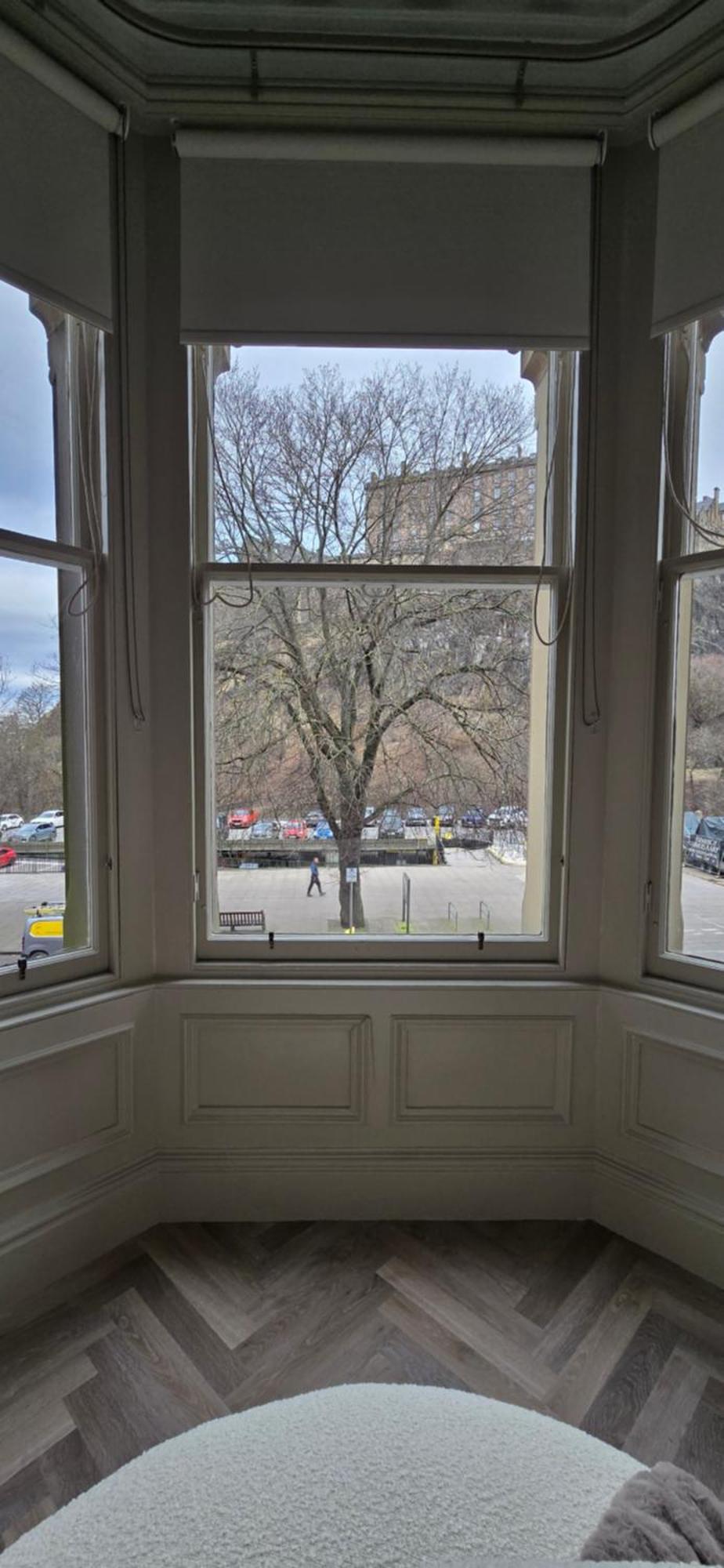 2 Bedroom Sofa Bed In Livingroom Castle View 1st Floor Sleeps 6 * Edinburgh