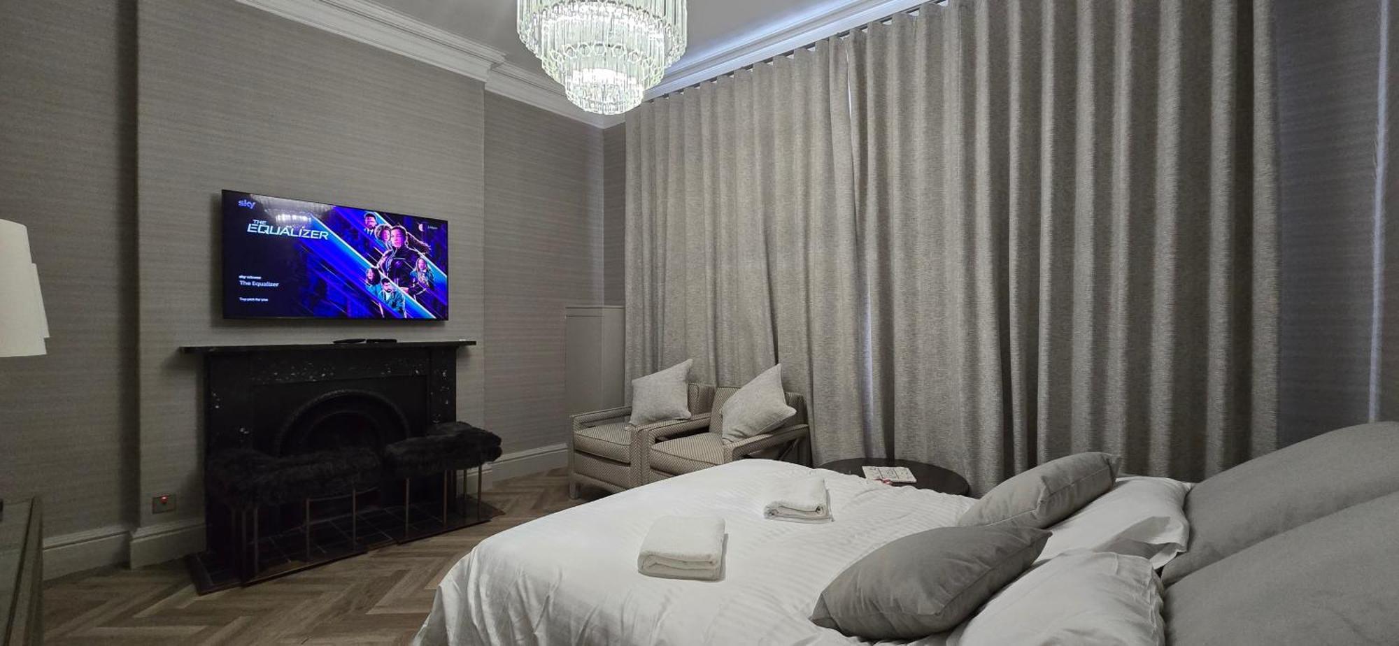 2 Bedroom Sofa Bed In Livingroom Castle View 1st Floor Sleeps 6 Apartment *