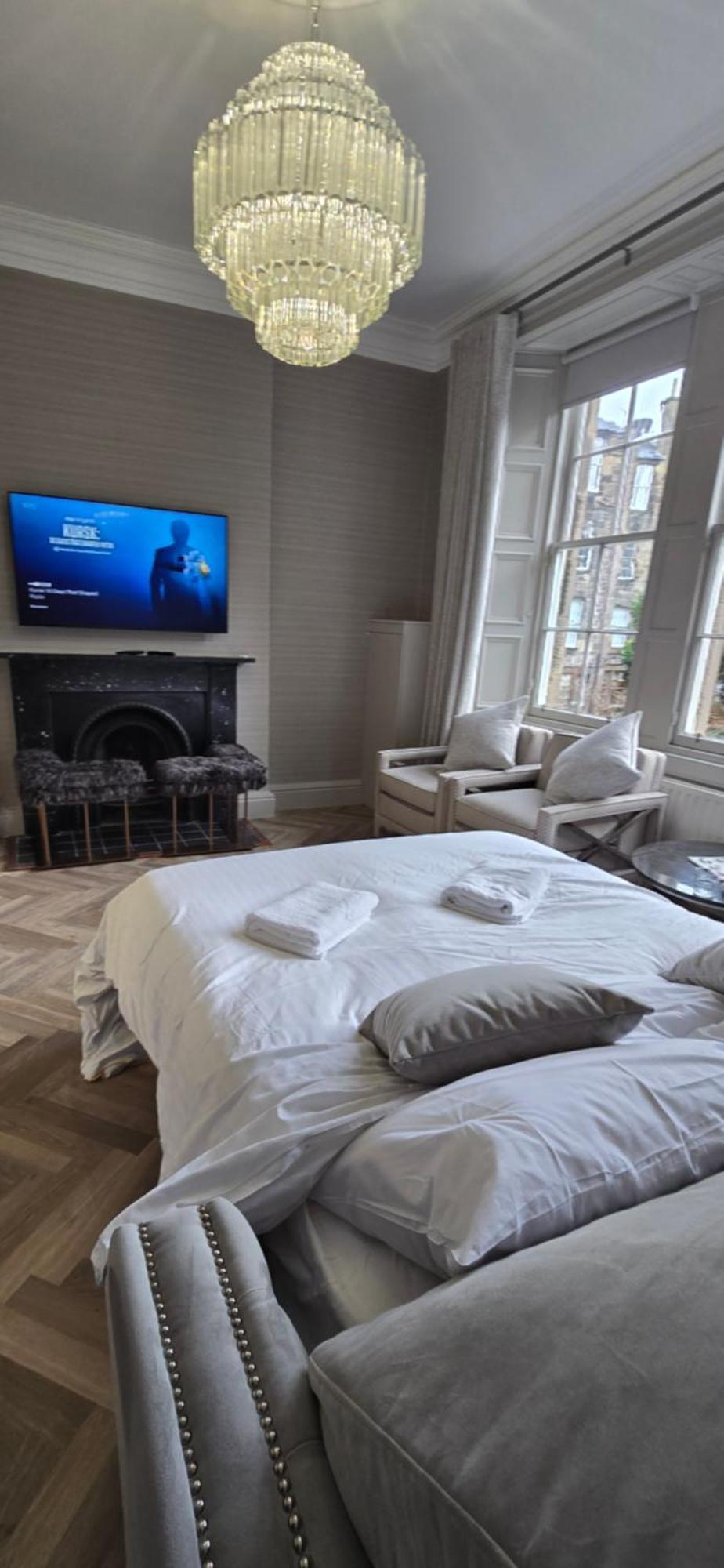 2 Bedroom Sofa Bed In Livingroom Castle View 1st Floor Sleeps 6 Apartment *