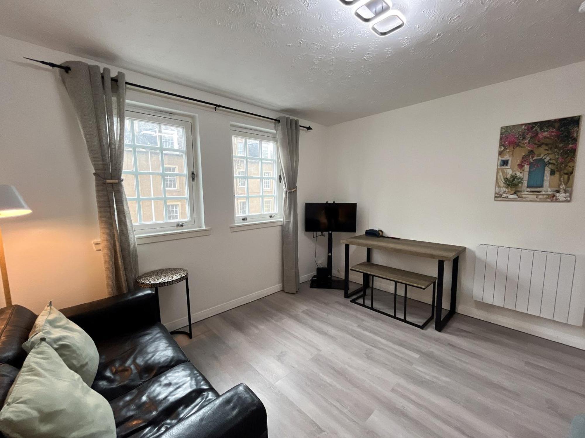 Causewayside Free Parking Apartment