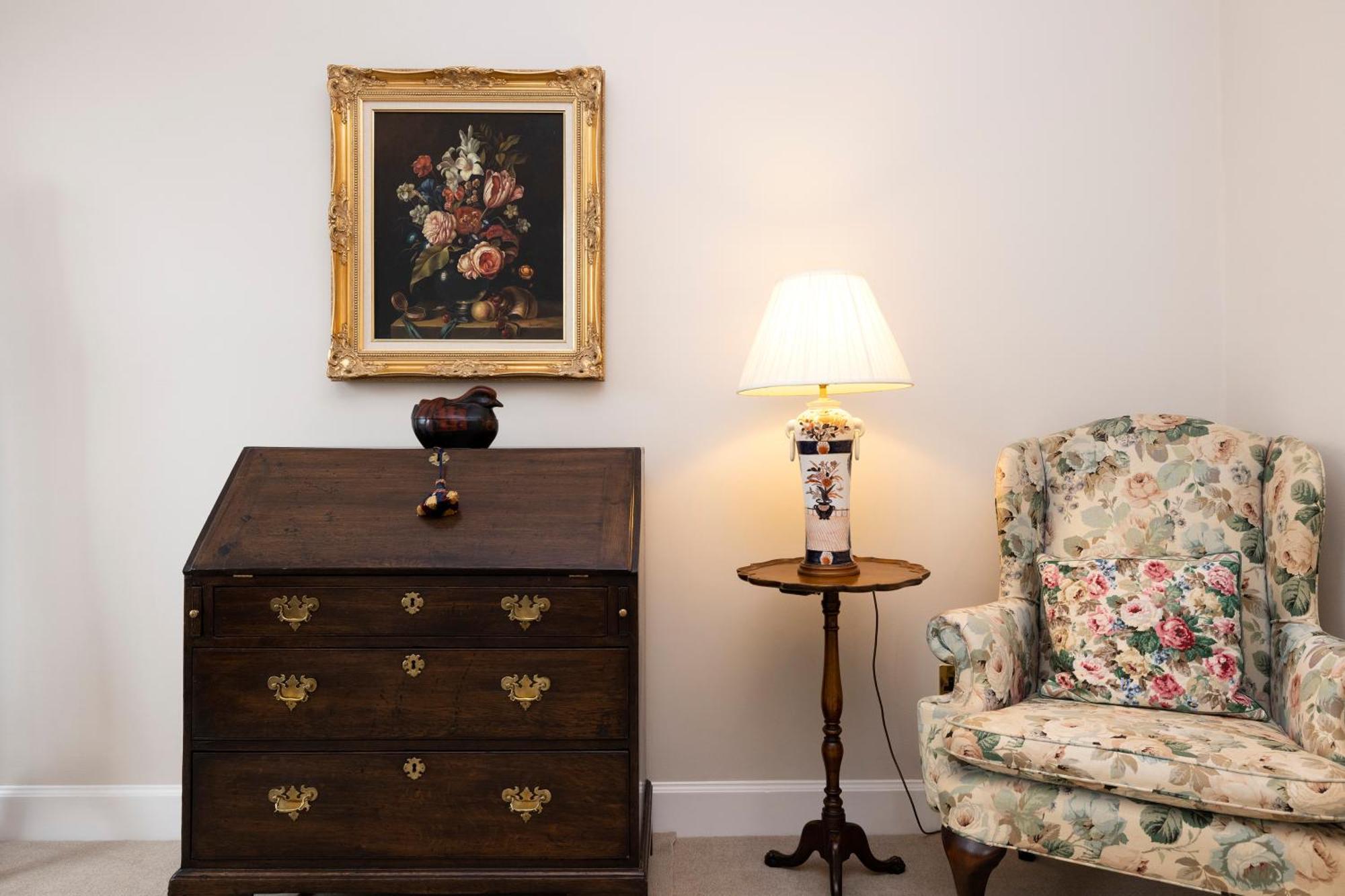 Deluxe 3-bedroom On Princes Street Overlooking Castle *