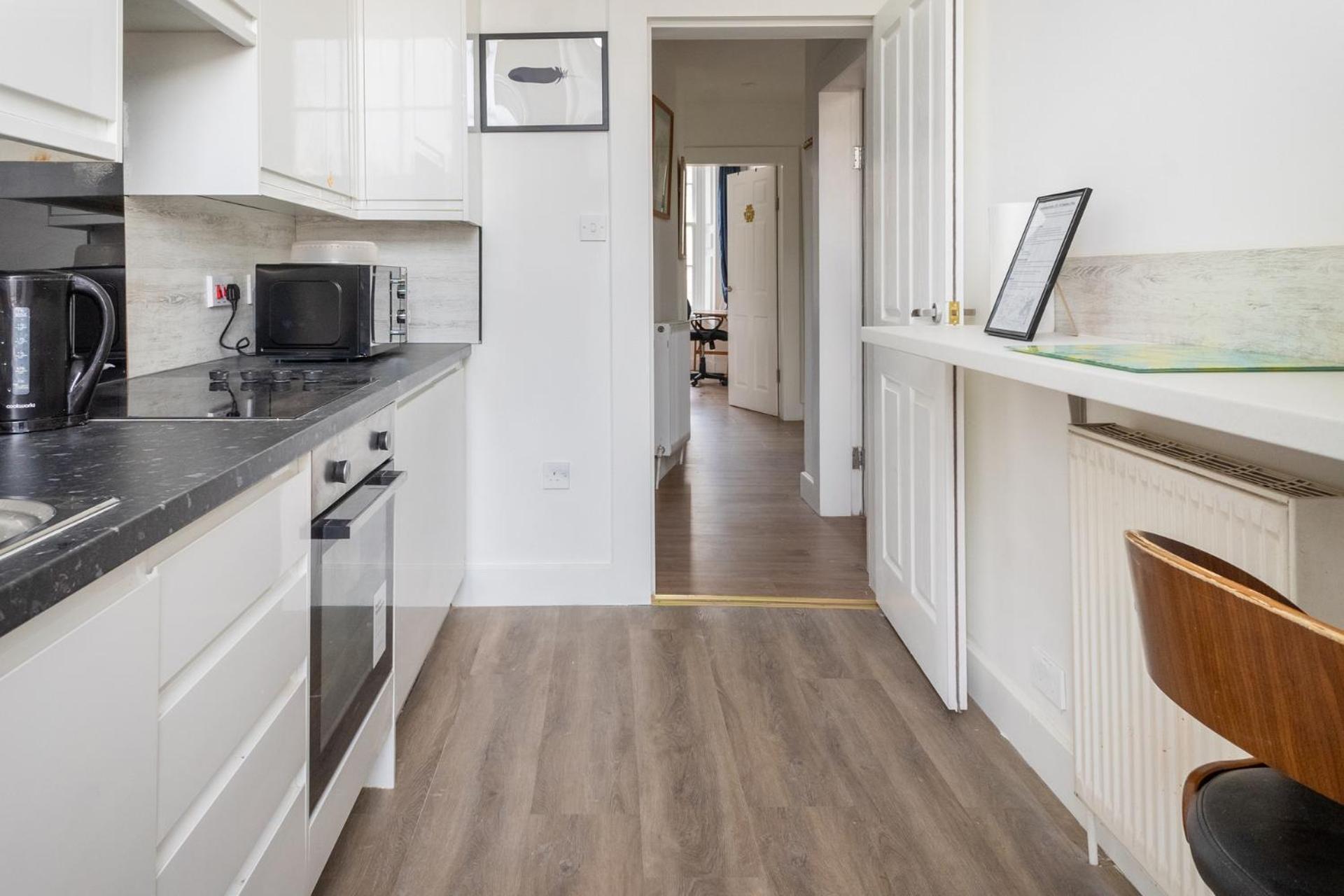 Bright High-ceiling 2bd Flat - Edinburgh! * Edinburgh