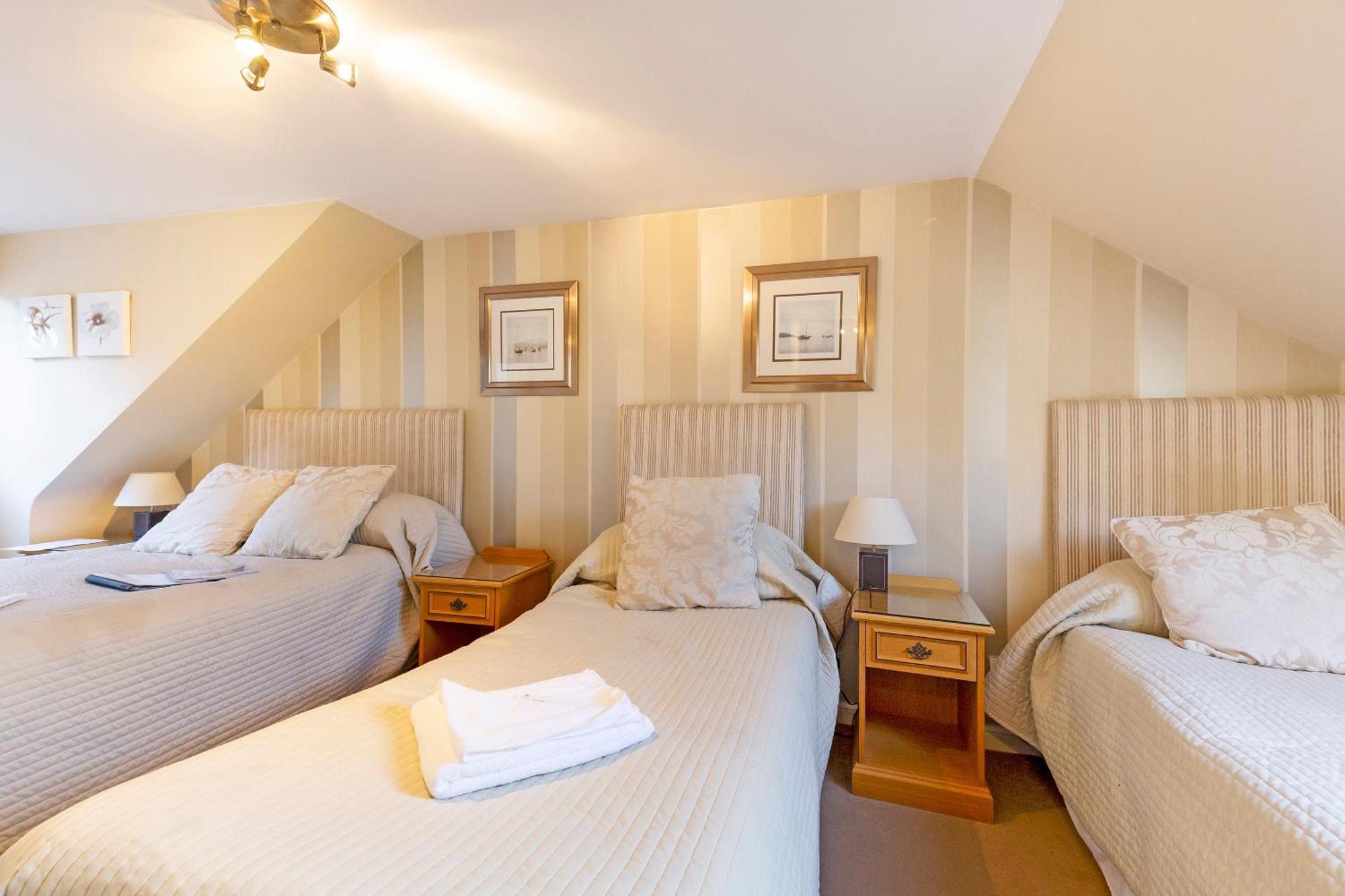 Arden Guest House, Craigmillar Castle Edinburgh