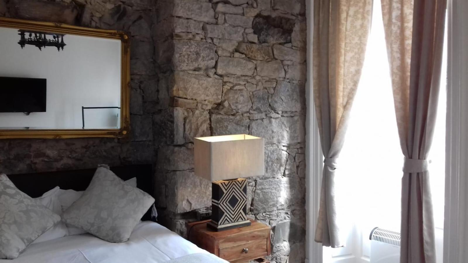 Royal Mile Balconies By The Castle 5* Edinburgh