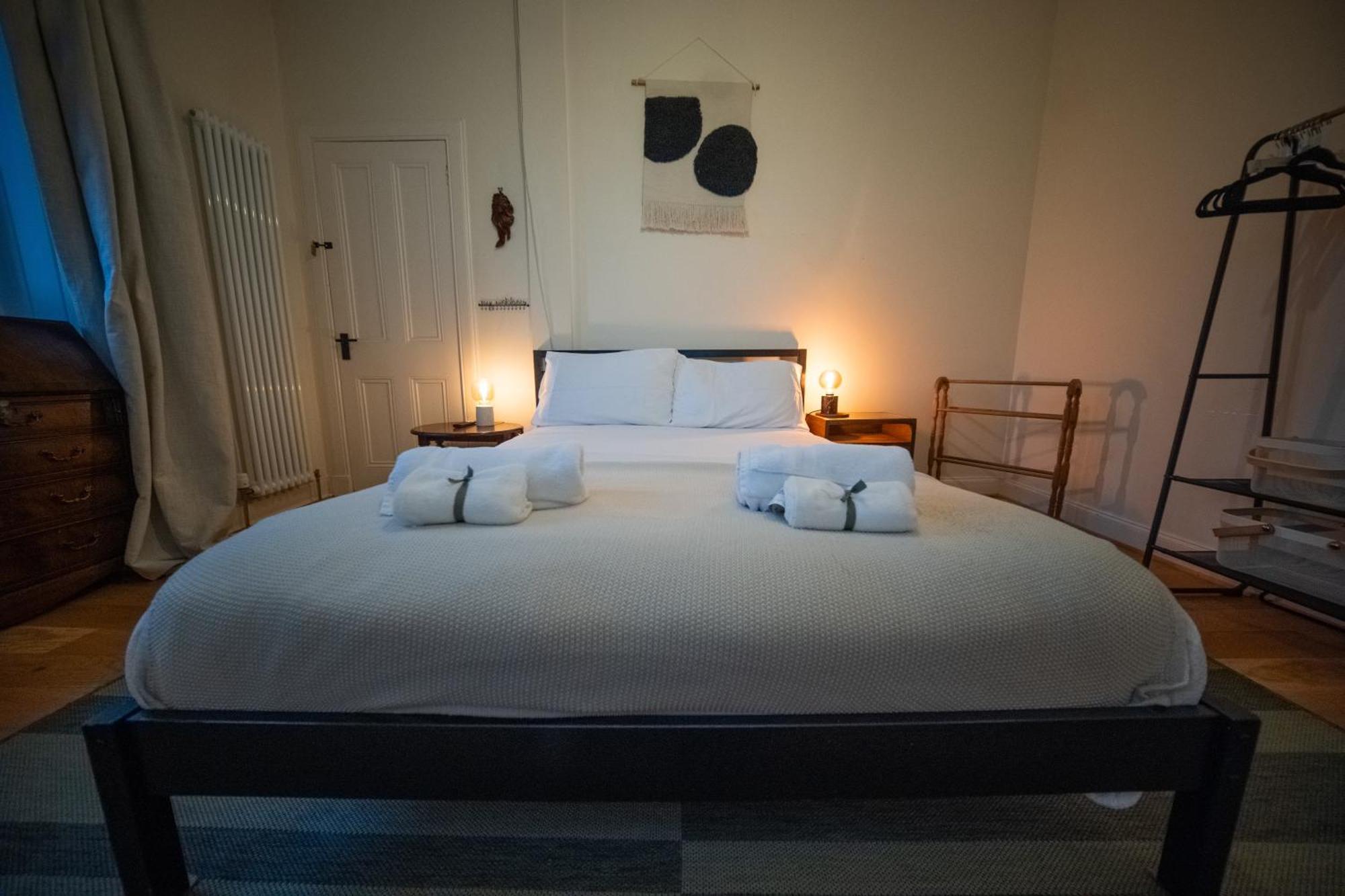 Spacious Flat, Close To The Centre With Scenic Views * Edinburgh