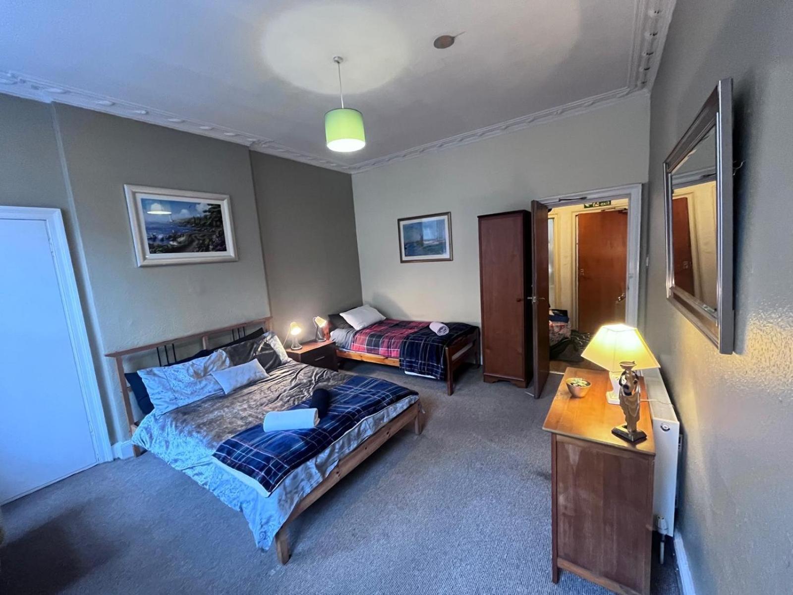 Spacious And Apartment Edinburgh