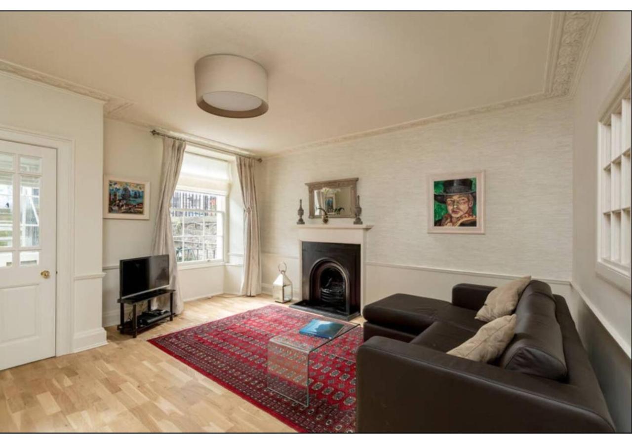 Joivy Boutique With Patio In New Town * Edinburgh