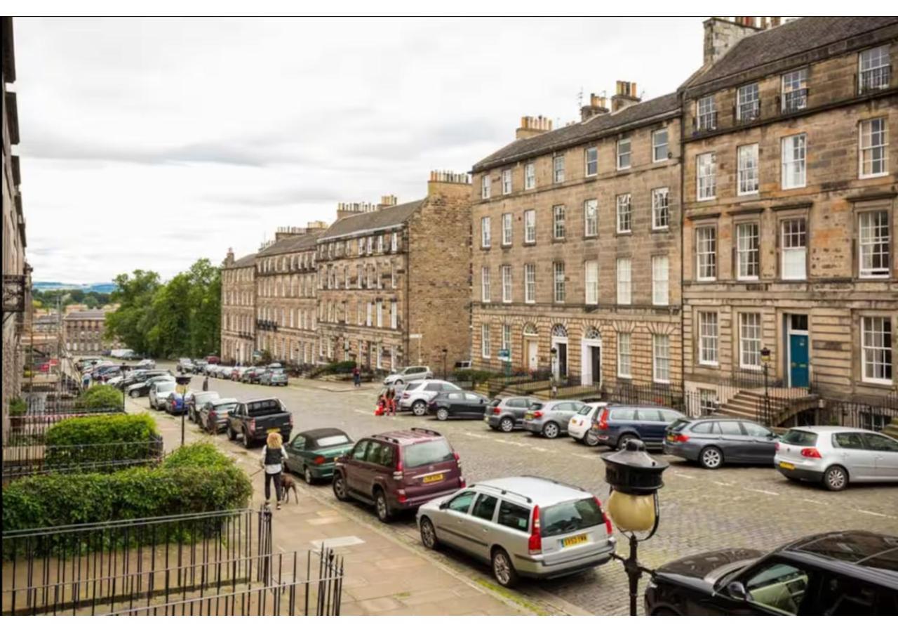 Joivy Boutique With Patio In New Town * Edinburgh
