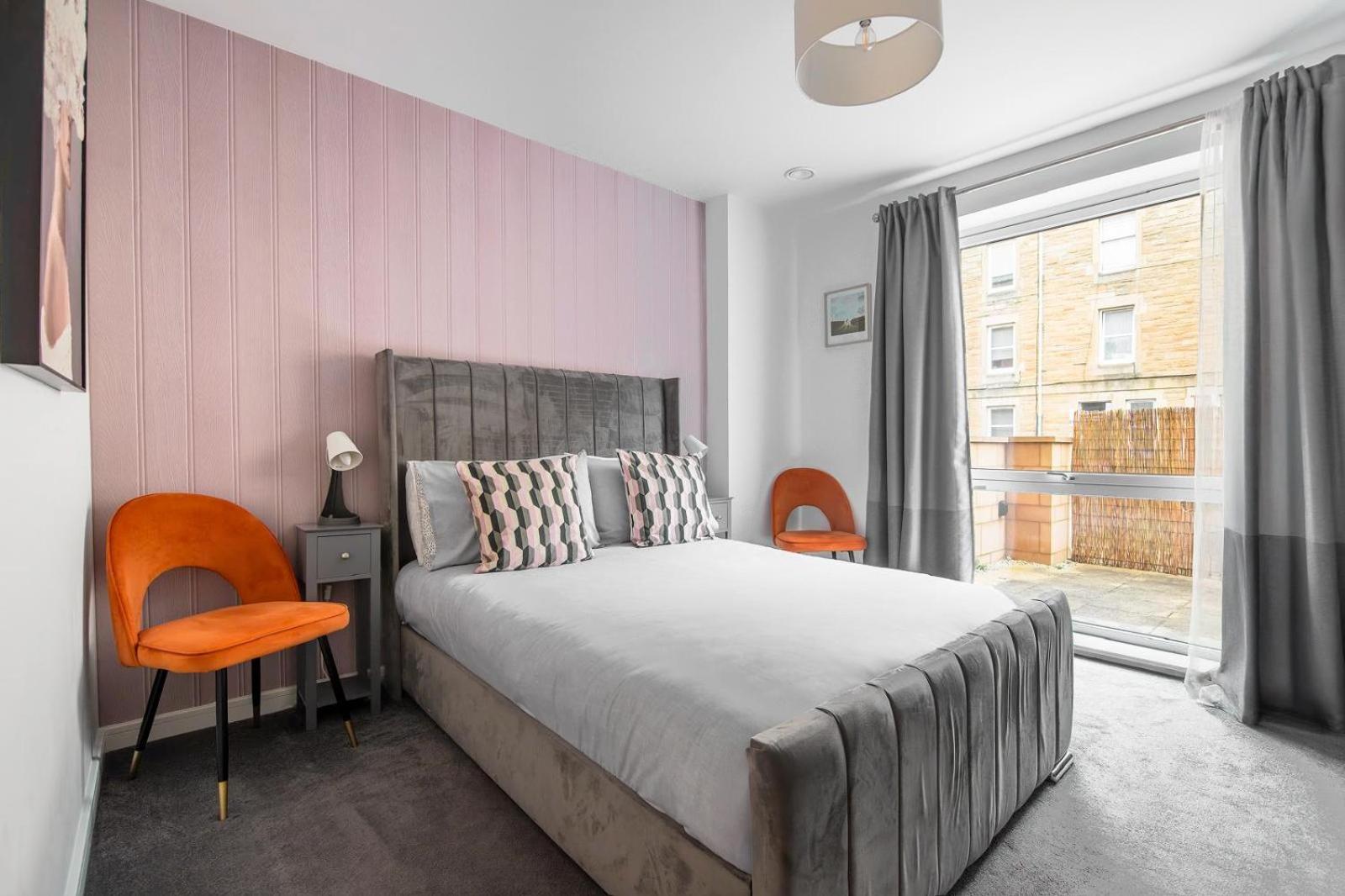 Beautiful Meadowbank With On-street Parking * EDI