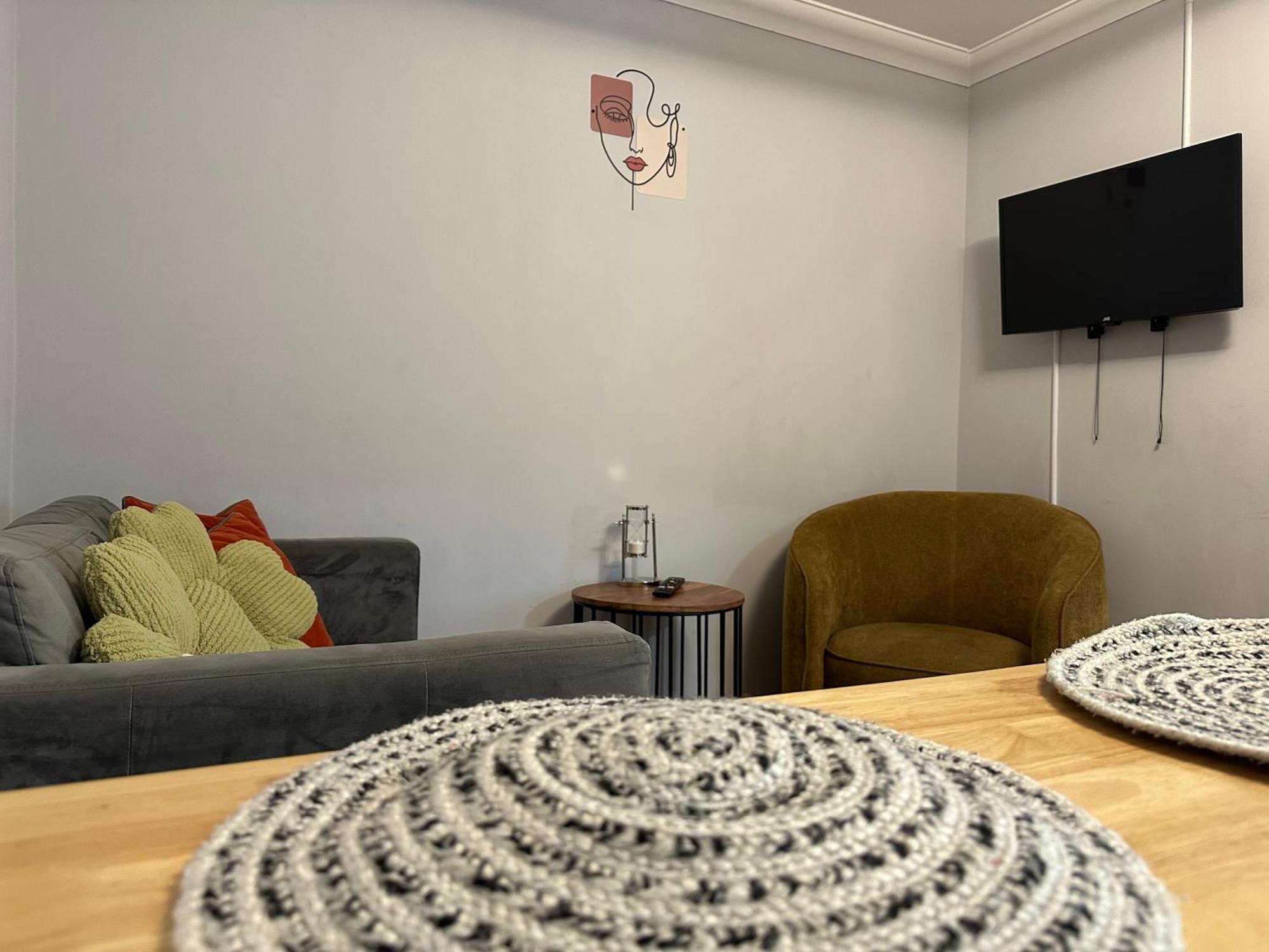 Apartment Private Main Door Lovely 2 Bedroom EDI