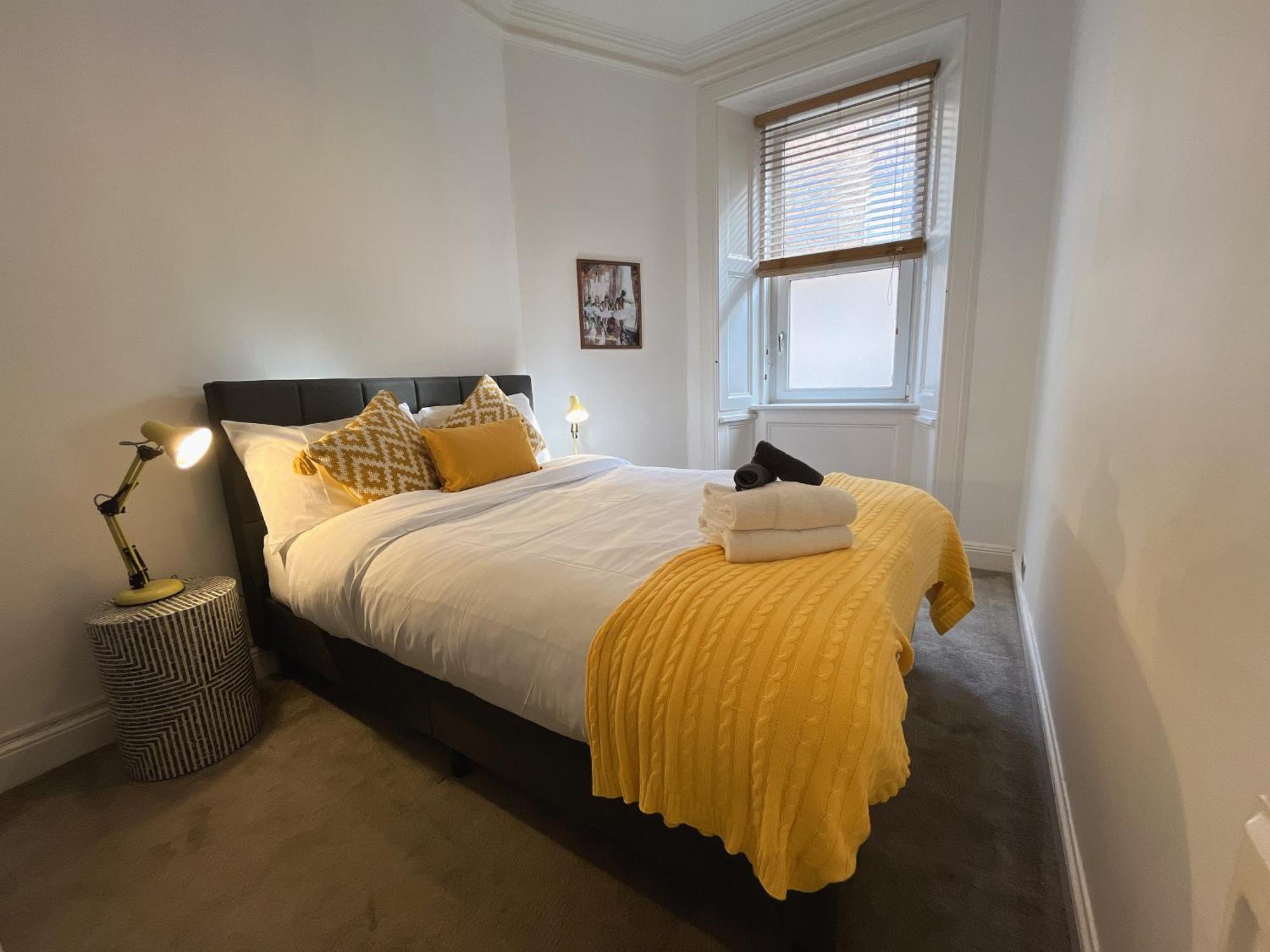 Lovely Two Bedrooms * EDI