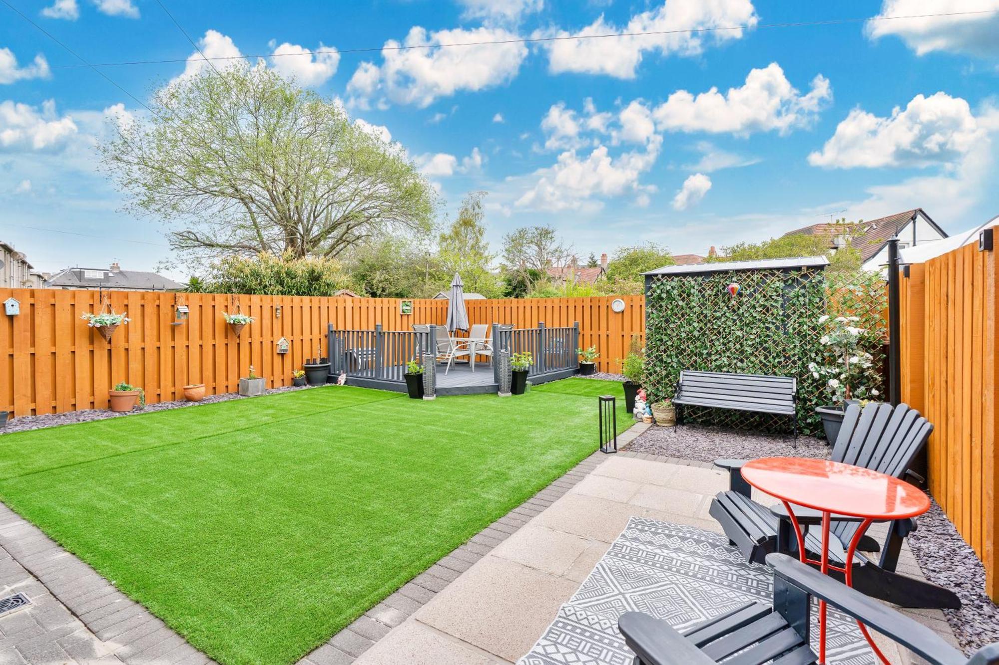 Crewe - 2 Bed, Free Off Street Parking And Private Garden Edinburgh