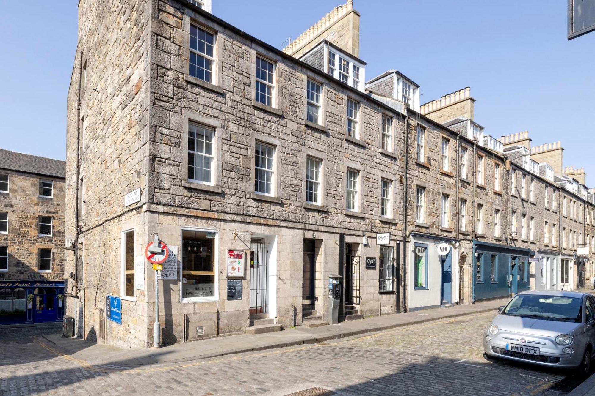 Joivy Gorgeous 2-bed Flat Near Castle Apartment