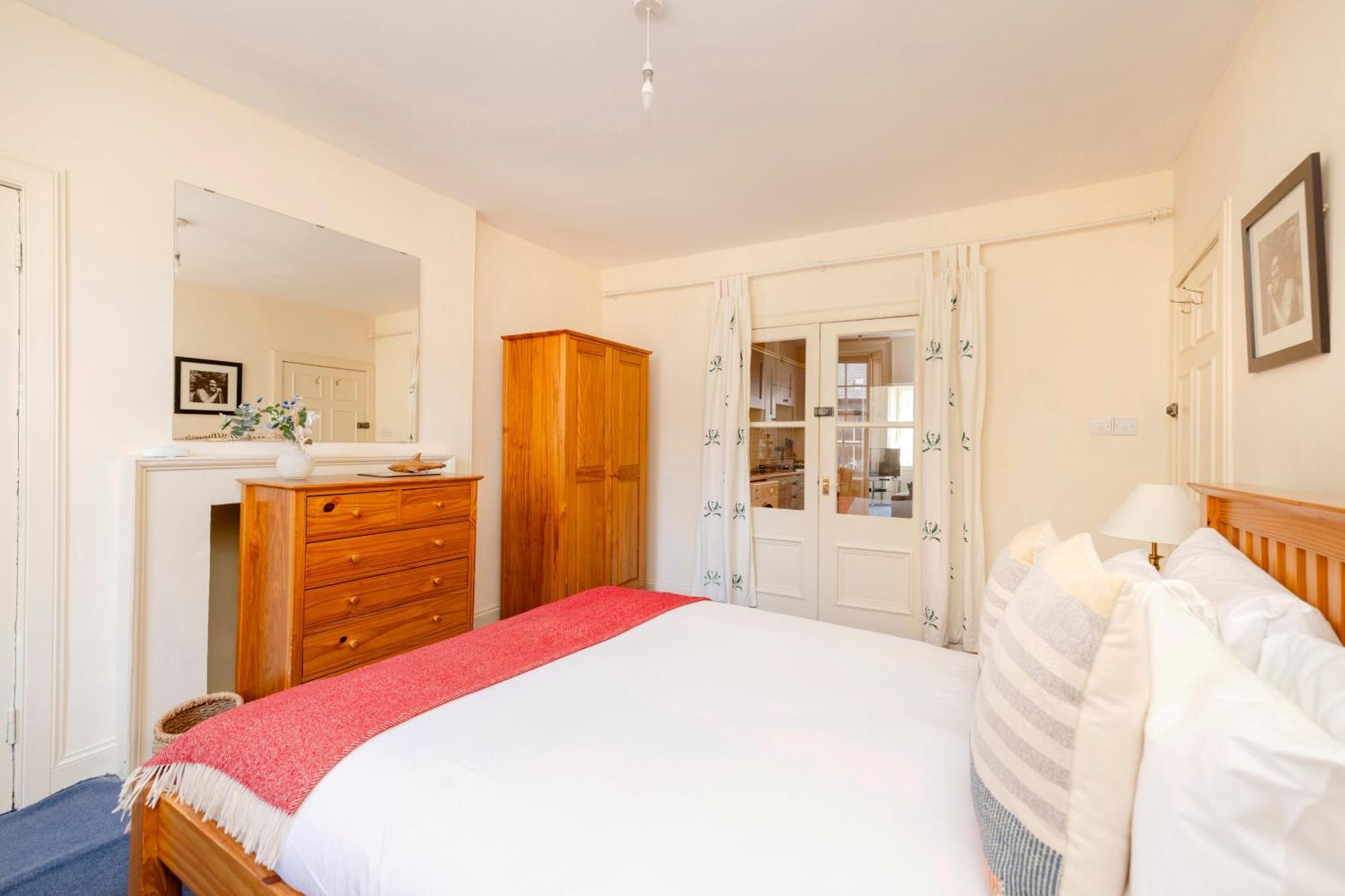 Joivy Gorgeous 2-bed Flat Near Castle Apartment *