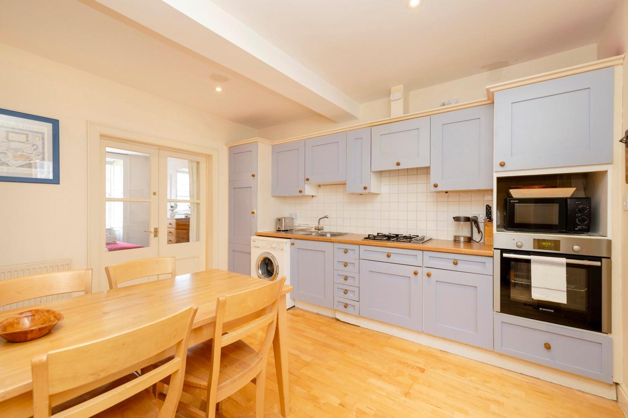 Joivy Gorgeous 2-bed Flat Near Castle Edinburgh