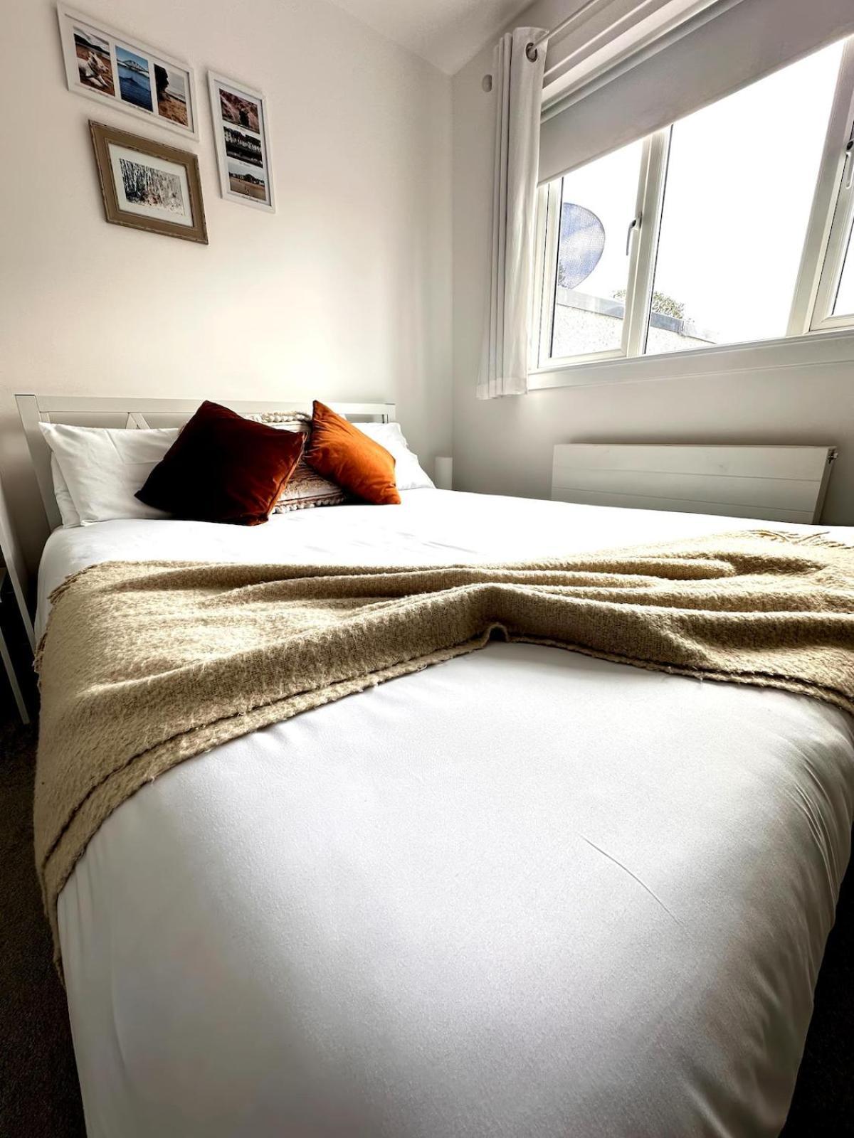 Kaimes Kip Stylish Five Bedroom