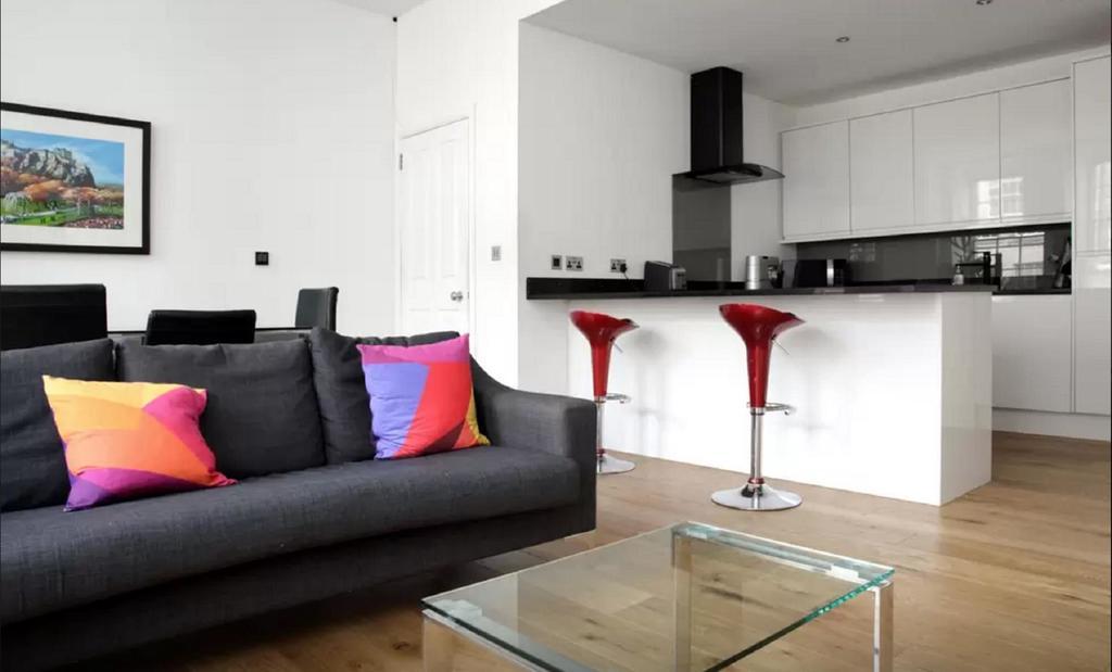 Clamshell Land - Royal Mile Apartment *