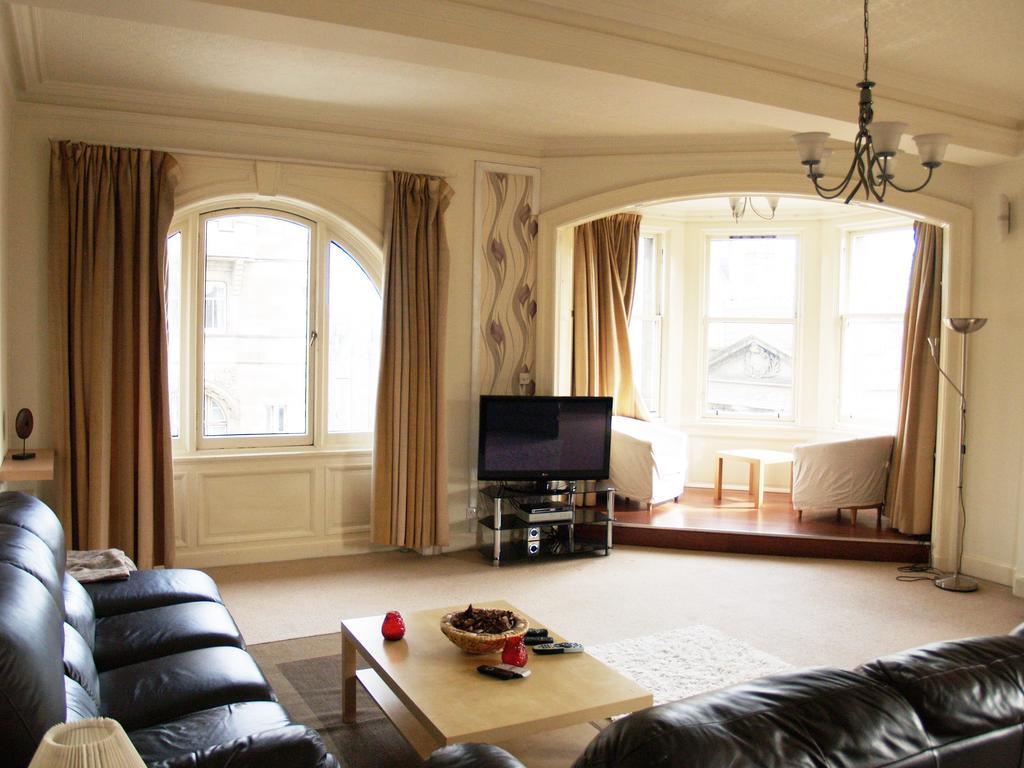 Royal Mile Mansions *