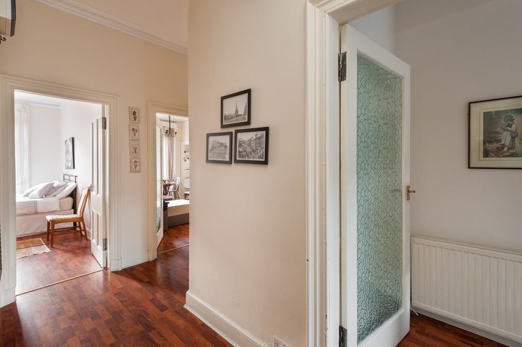Pitt Street Beautiful Spacious Free Parking And Free Sanitizer *