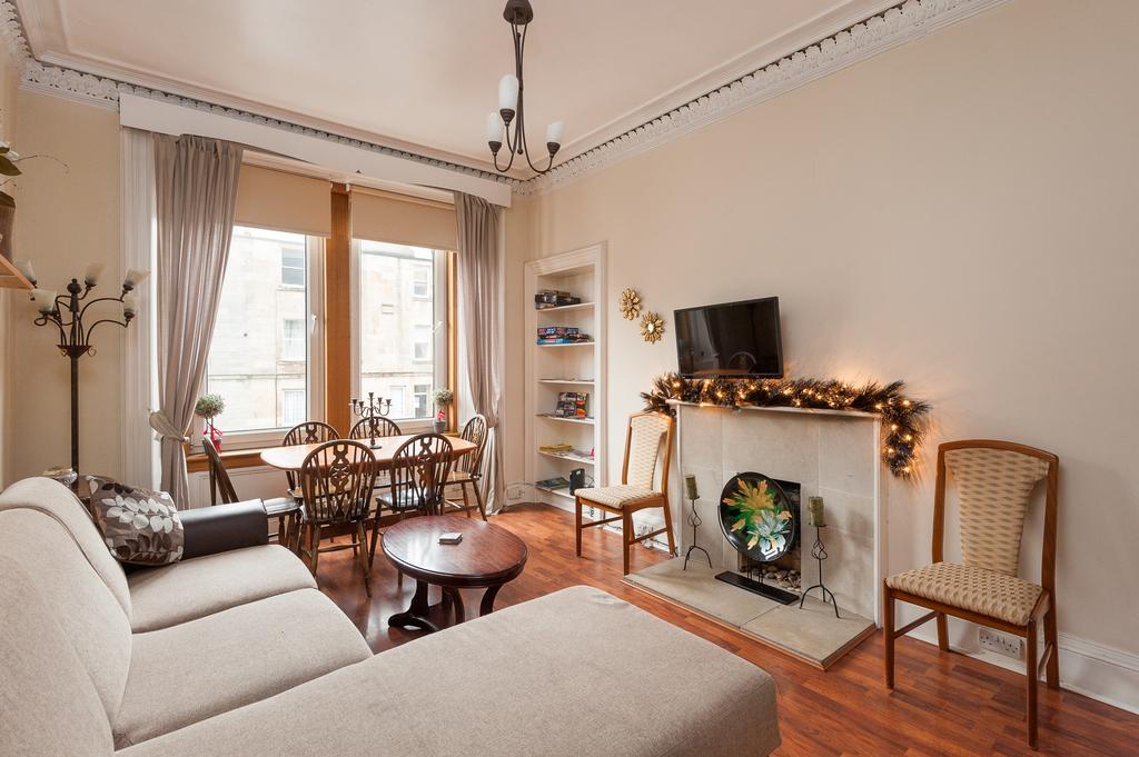 Pitt Street Beautiful Spacious Free Parking And Free Sanitizer Apartment EDI