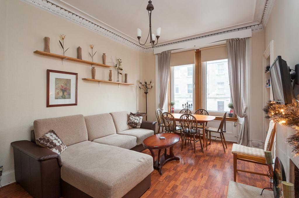 Pitt Street Beautiful Spacious Free Parking And Free Sanitizer Apartment *
