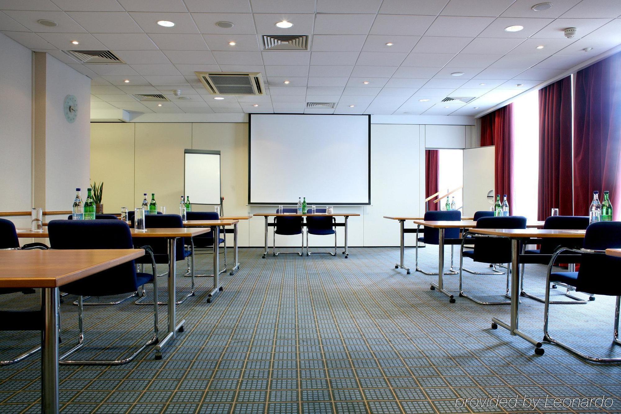 Holiday Express City West By Ihg 3*