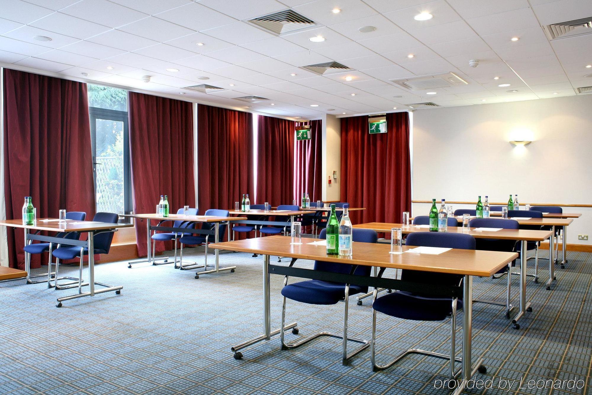 Holiday Express City West By Ihg Hotel 3*