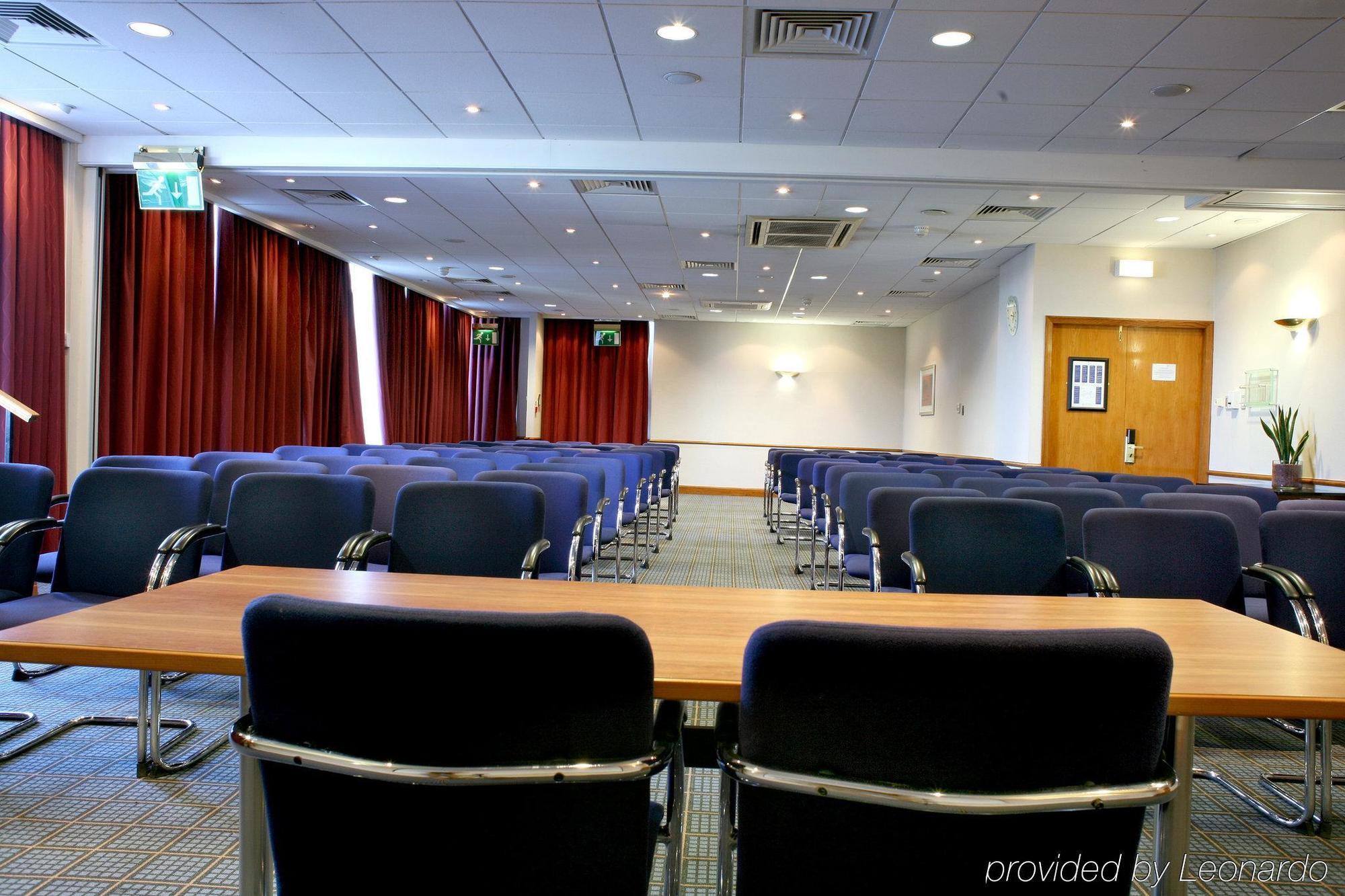 Holiday Express City West By Ihg Hotel Edinburgh