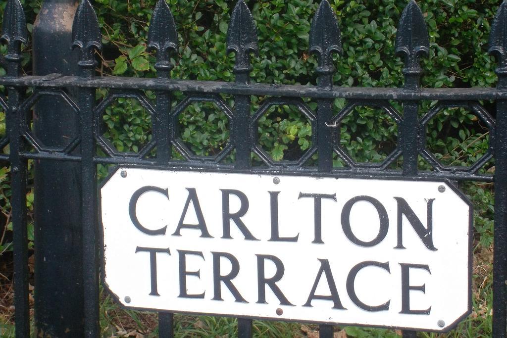 Carlton Twelve
