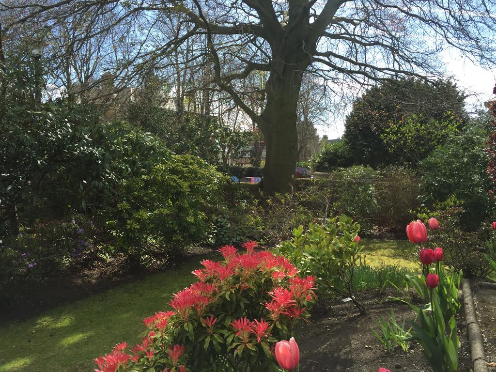 Bed & Breakfast Claremont House