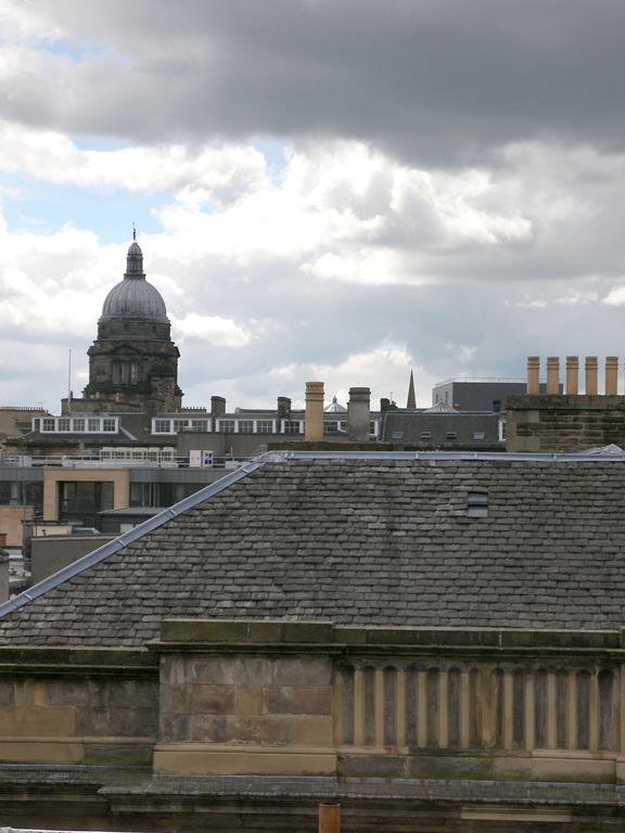 Royal Mile, Edinburgh - 2 Bedroom Apartment *