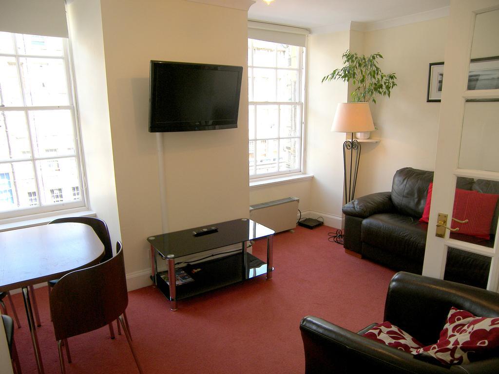 Apartment Royal Mile, Edinburgh - 2 Bedroom Apartment