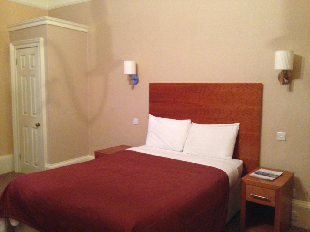 Abbey Hotel 3*