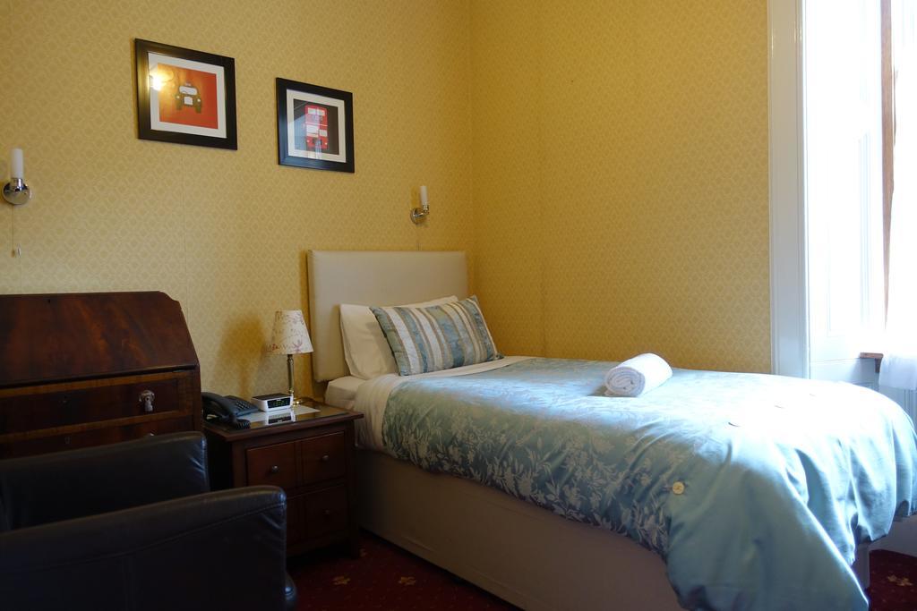 Guest house Ashgrove House