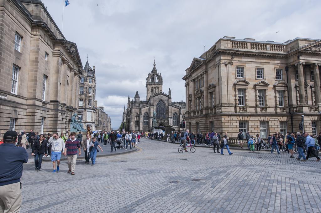 Writers View, Royal Mile Edinburgh