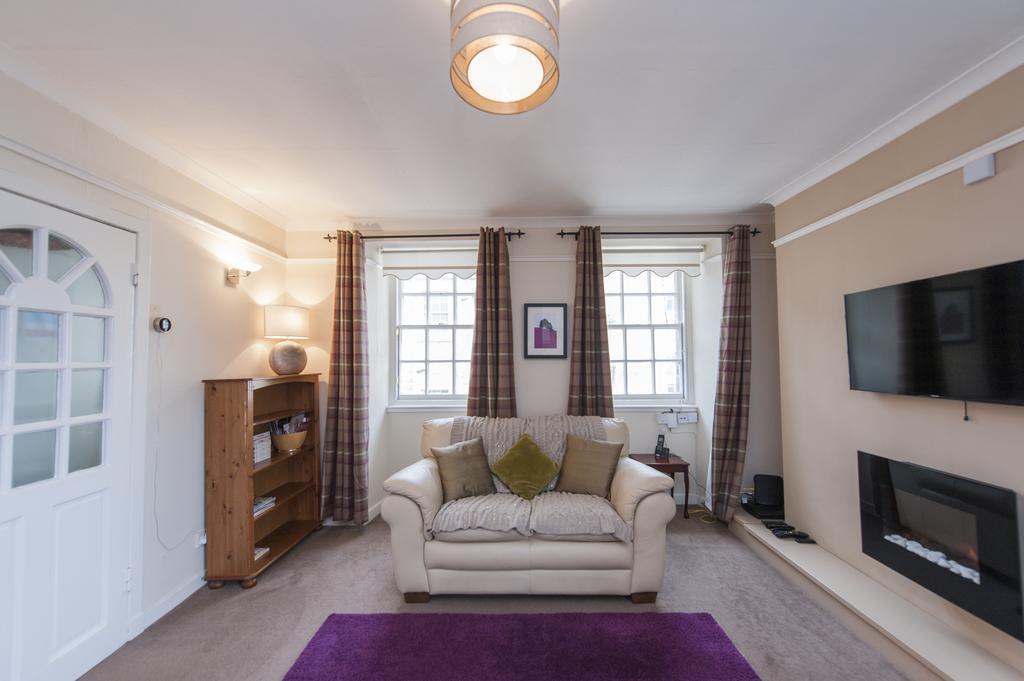Apartment Writers View, Royal Mile