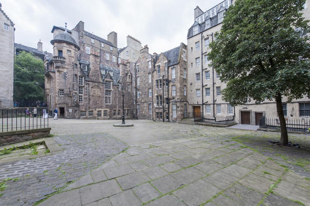 Apartment Writers View, Royal Mile