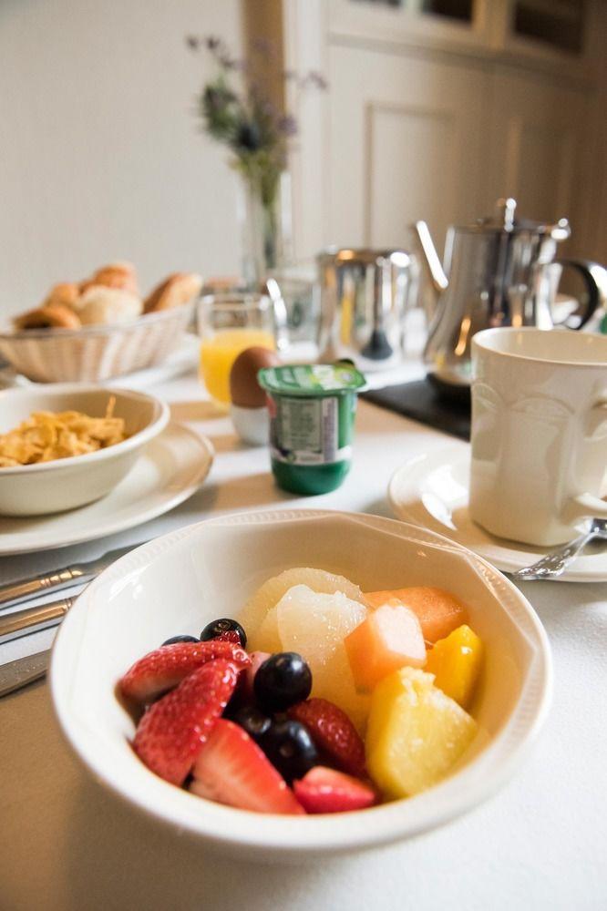 Sherwood Guest house 4*