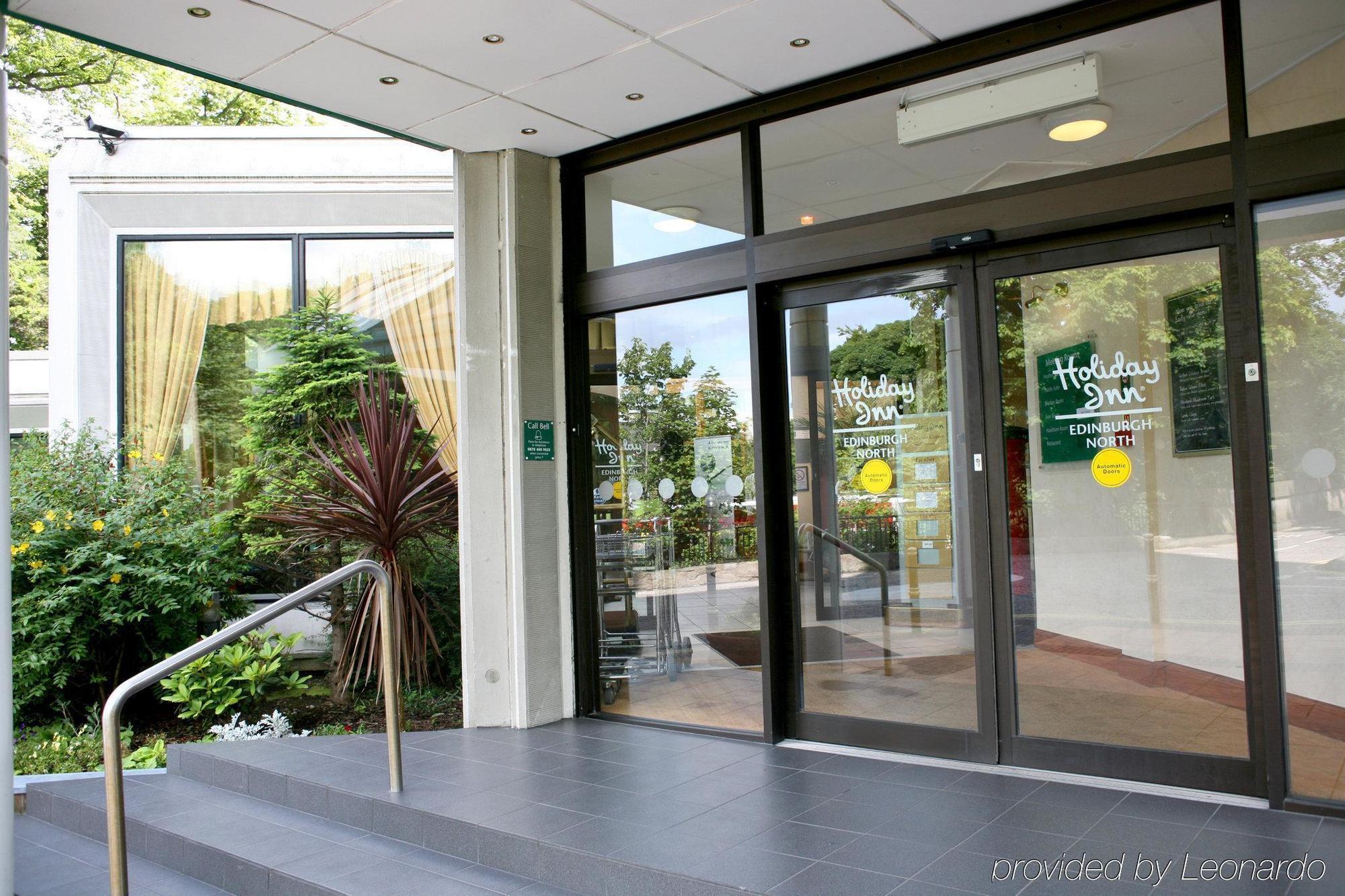 Holiday Express City West By Ihg Hotel 3*