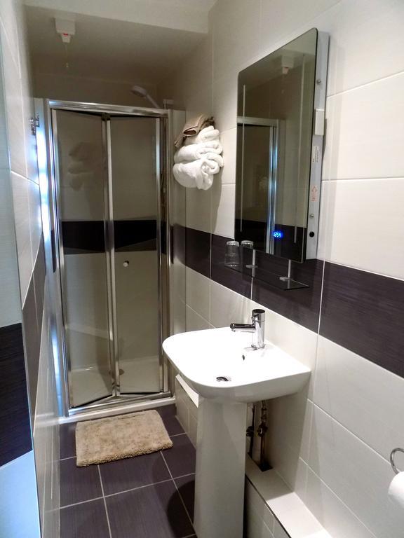 Gifford House 4*