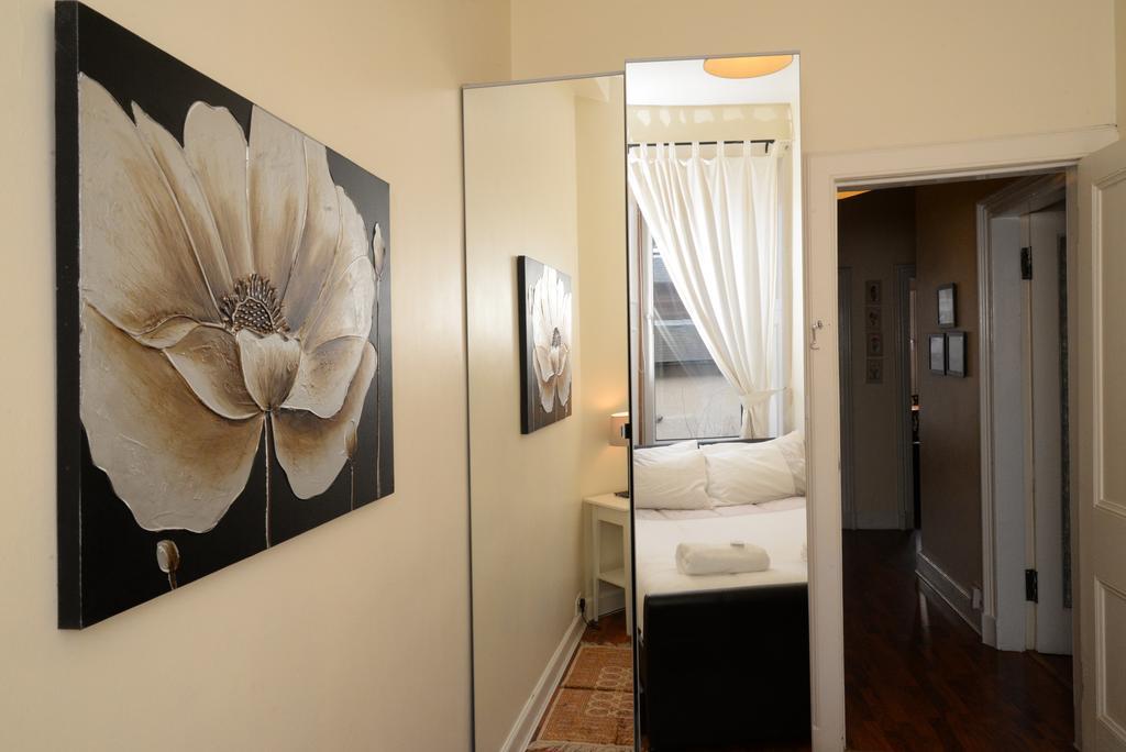 Pitt Street Beautiful Spacious Free Parking And Free Sanitizer Apartment *