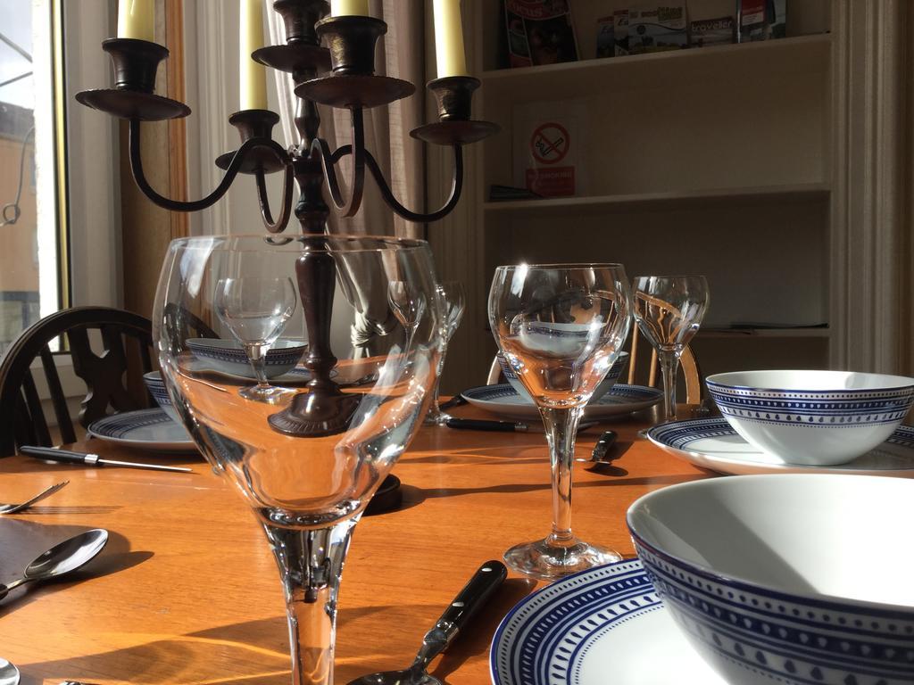 Pitt Street Beautiful Spacious Free Parking And Free Sanitizer Apartment EDI