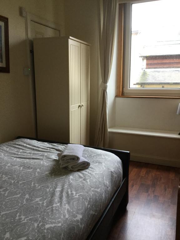 Pitt Street Beautiful Spacious Free Parking And Free Sanitizer * EDI