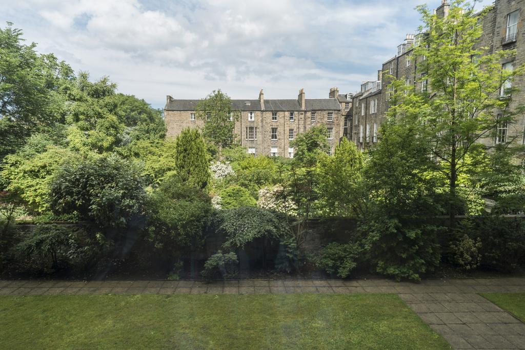 Fountain Court - Royal Garden Aparthotel 4*