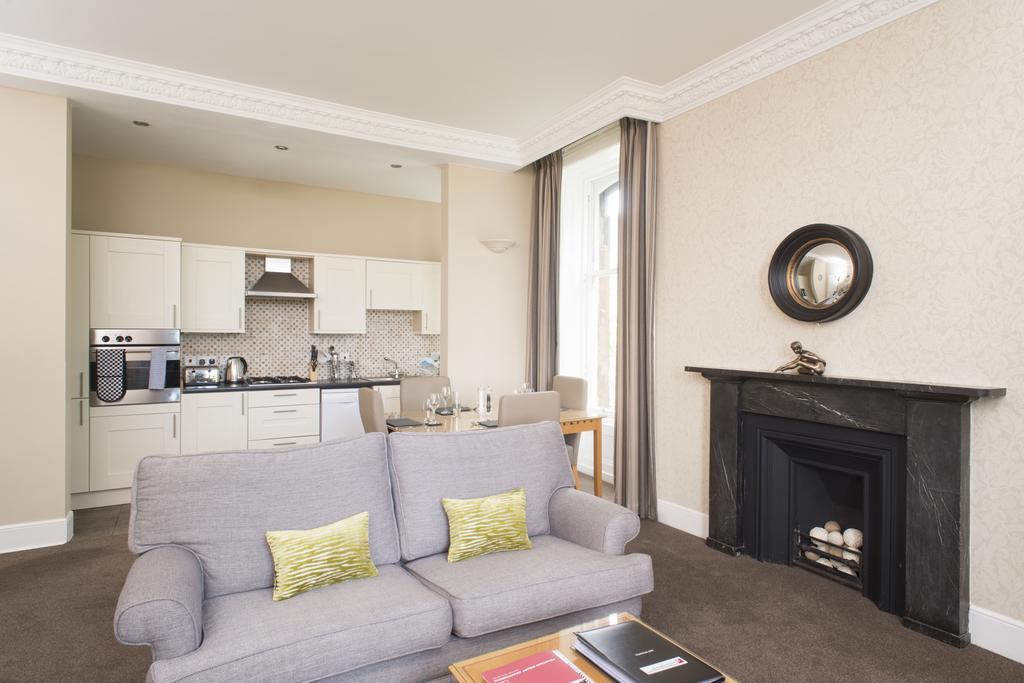 Fountain Court - Royal Garden Aparthotel Edinburgh
