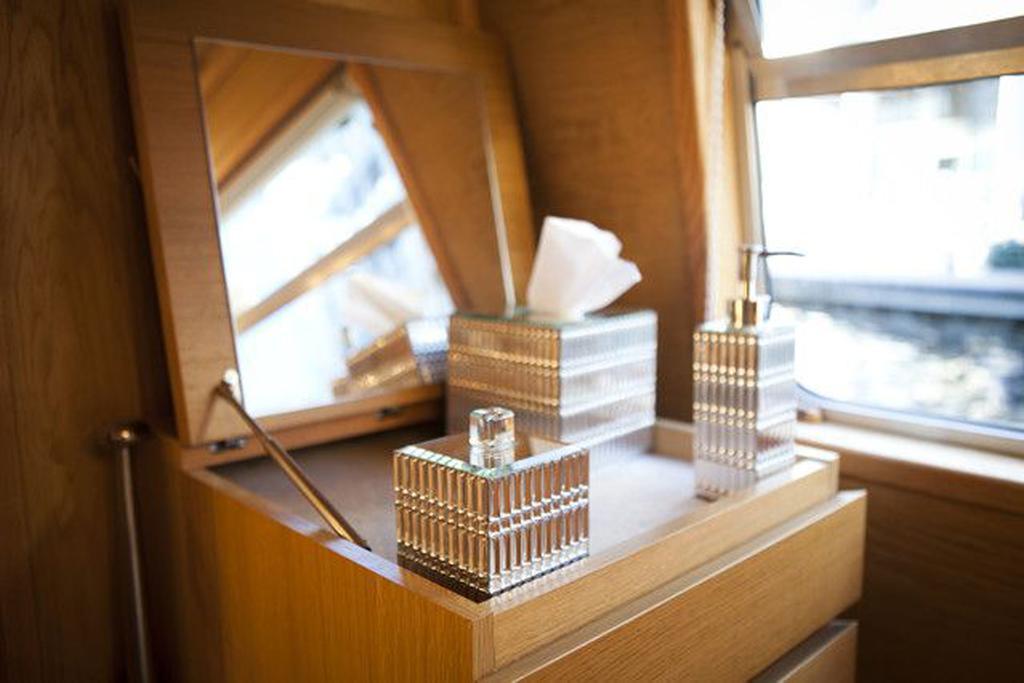 Botel - Houseboats 4*