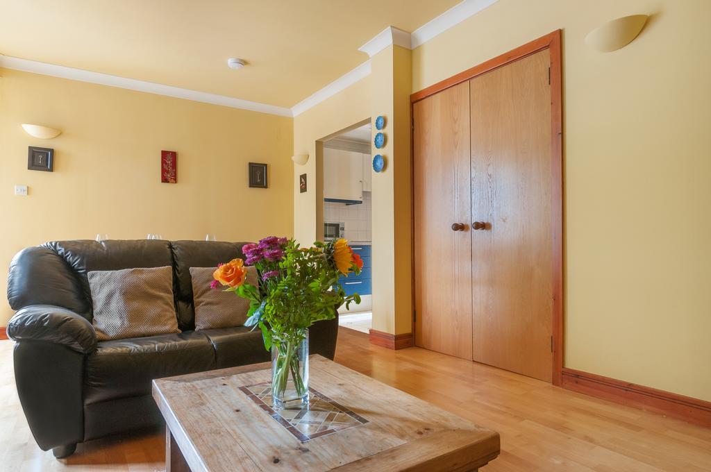Apartment Dean Village - Lovely 2 Bed In Picturesque Dean Village With Balcony And Private Parking