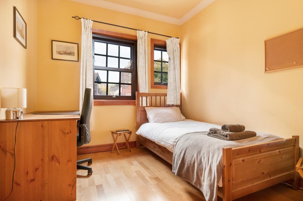 Dean Village - Lovely 2 Bed In Picturesque Dean Village With Balcony And Private Parking * EDI