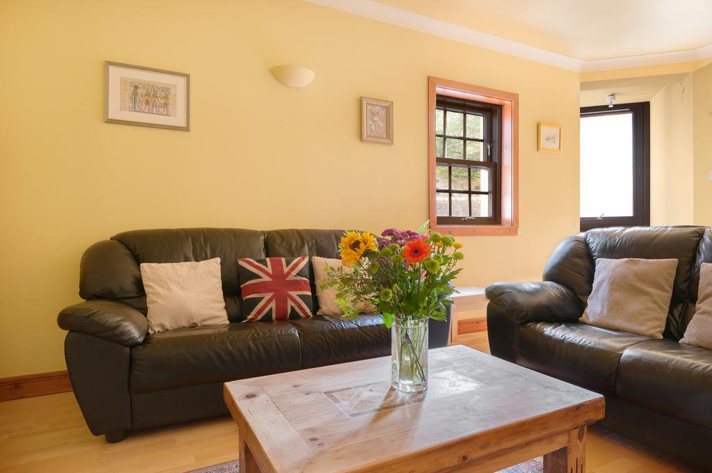 Apartment Dean Village - Lovely 2 Bed In Picturesque Dean Village With Balcony And Private Parking EDI