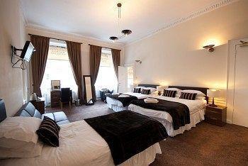 Guest house Castle Street 3*